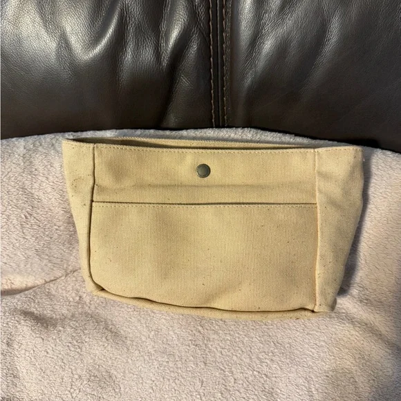 Portland Leather organizer - Picture 2 of 3